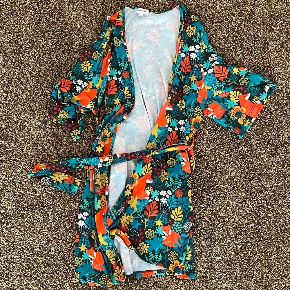 Robe / wrap with fox pattern NWOT